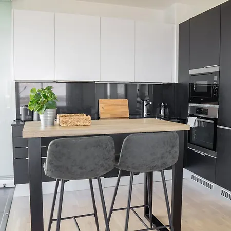 18th Floor High Point 1 Bdr With View - Free Garage Parking Apartment
