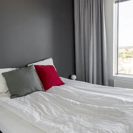 18th Floor High Point 1 Bdr With View - Free Garage Parking *