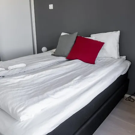 18th Floor High Point 1 Bdr With View - Free Garage Parking *