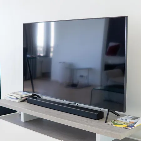 18th Floor High Point 1 Bdr With View - Free Garage Parking Lejlighed